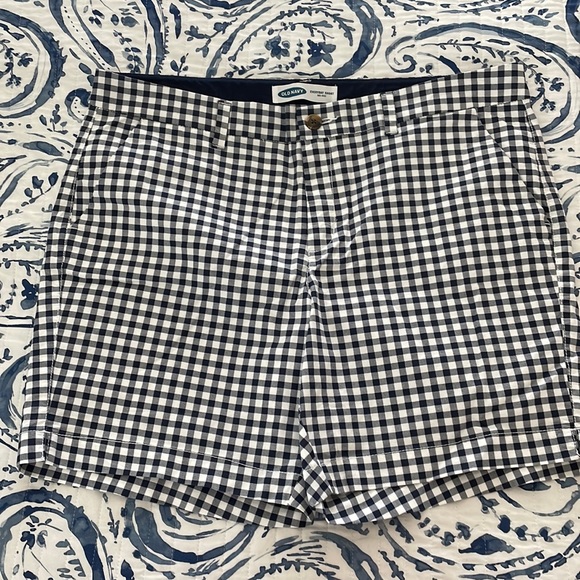 Old Navy Pants - Old Navy Everyday Shorts